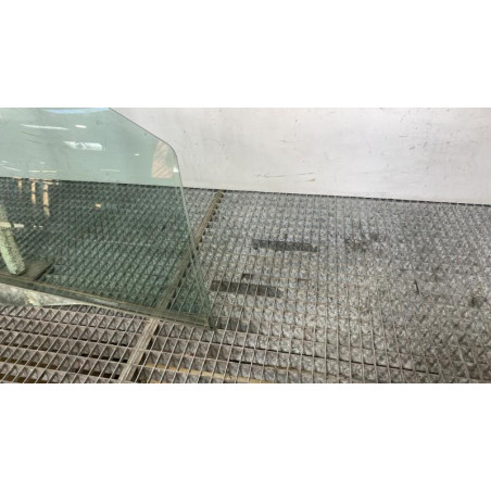 Vitre avant droit PEUGEOT 207