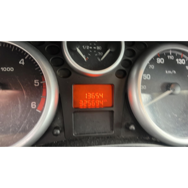 Vitre avant droit PEUGEOT 207 Photo n°8