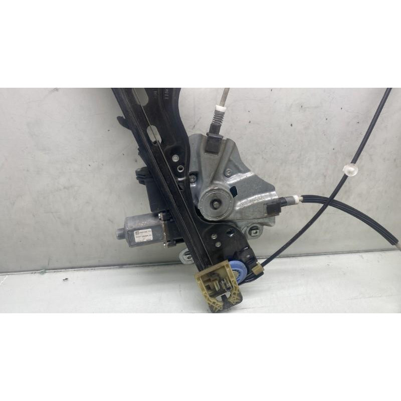 Leve vitre electrique avant droit OPEL ASTRA J SPORTS Photo n°3