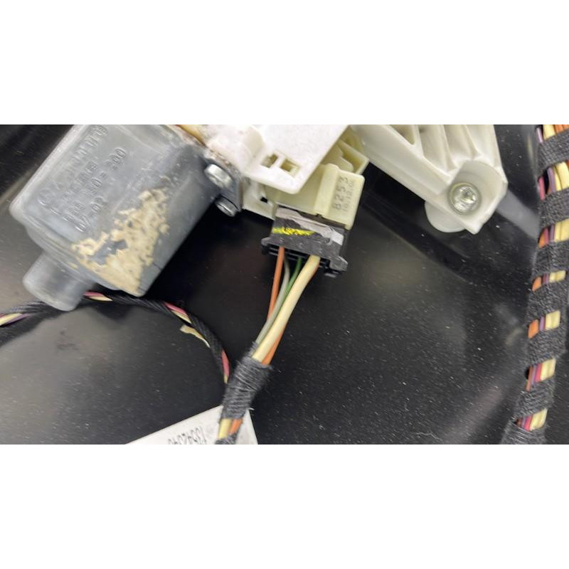 Leve vitre electrique arriere gauche MERCEDES CLASSE M 164 Photo n°2