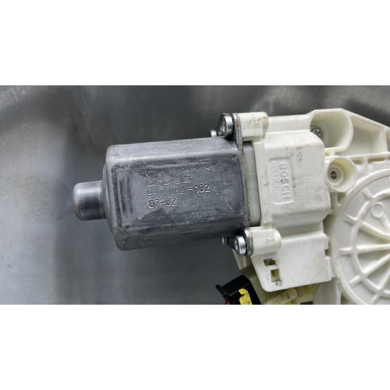 Leve vitre electrique avant gauche MERCEDES CLASSE M 164 Photo n°8