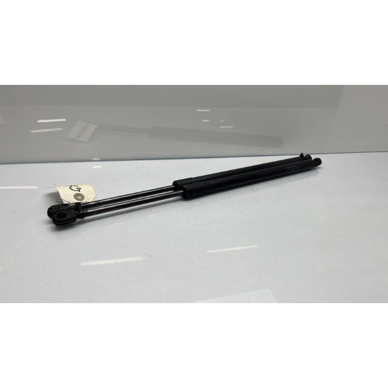 Verin de coffre MERCEDES CLASSE M 164 Photo n°1