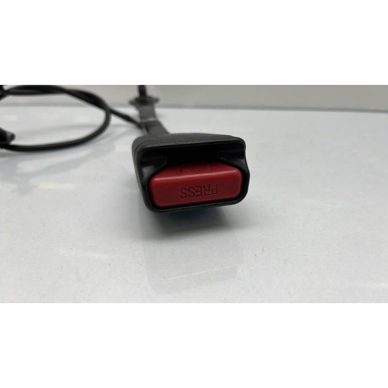 Attache ceinture avant droit RENAULT KADJAR Photo n°3