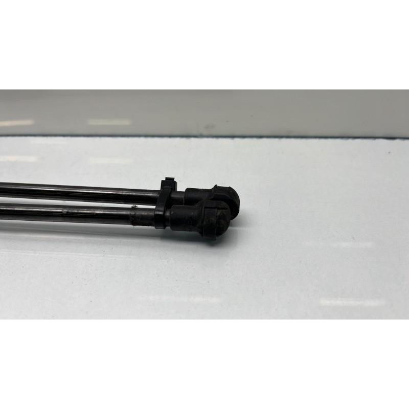 Verin de coffre RENAULT KADJAR Photo n°3