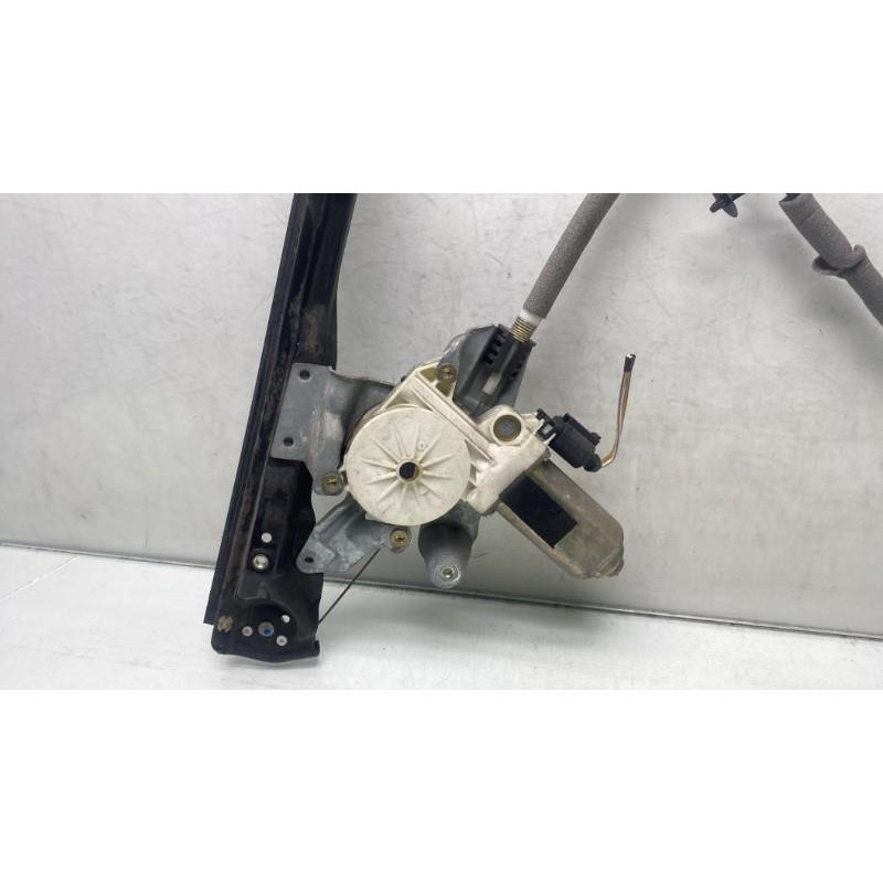 Leve vitre electrique avant droit FORD FOCUS 1 Photo n°5