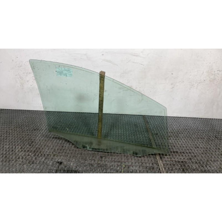 Vitre avant gauche MERCEDES CLASSE B 245
