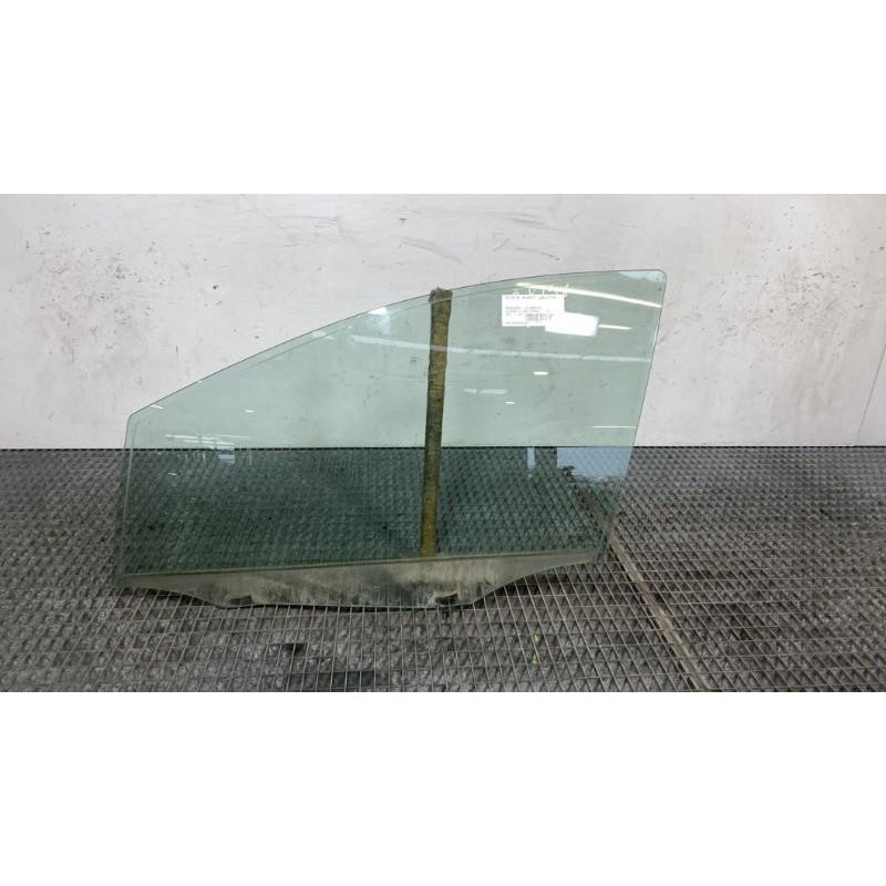 Vitre avant gauche MERCEDES CLASSE B 245 Photo n°3