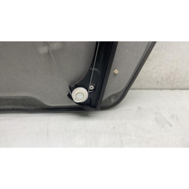 Leve vitre electrique avant gauche MERCEDES CLASSE B 245 Photo n°3