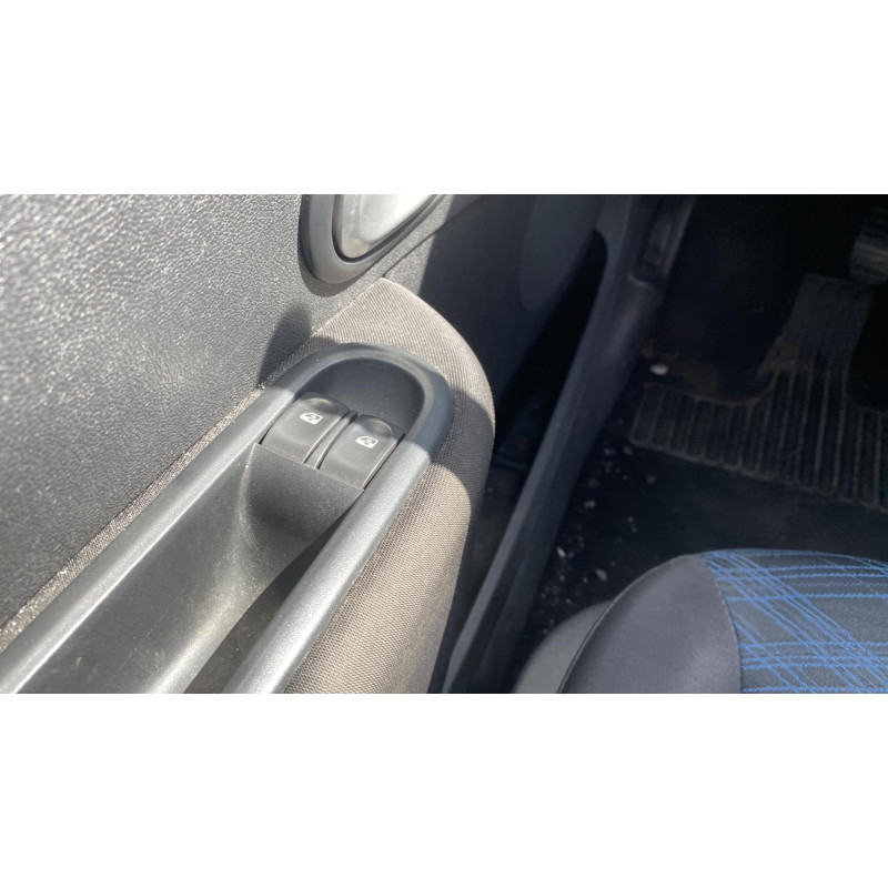Verin de coffre RENAULT CLIO 3 Photo n°20