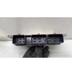 Calculateur moteur RENAULT SCENIC 2