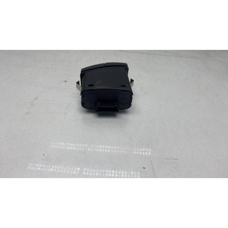Bouton de warning BMW X1 E84 Photo n°3
