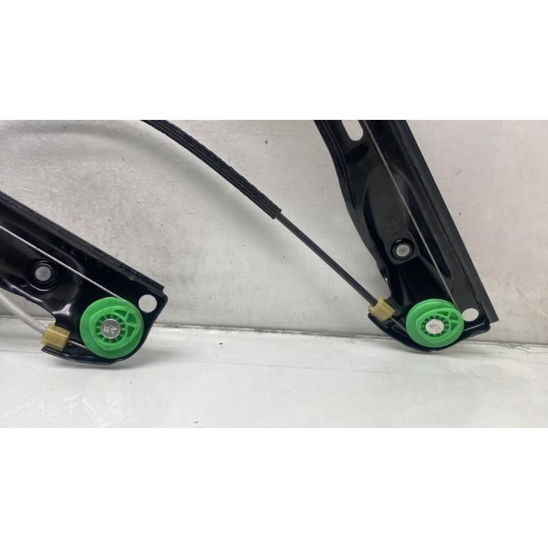 Leve vitre electrique avant droit BMW X1 E84 Photo n°6