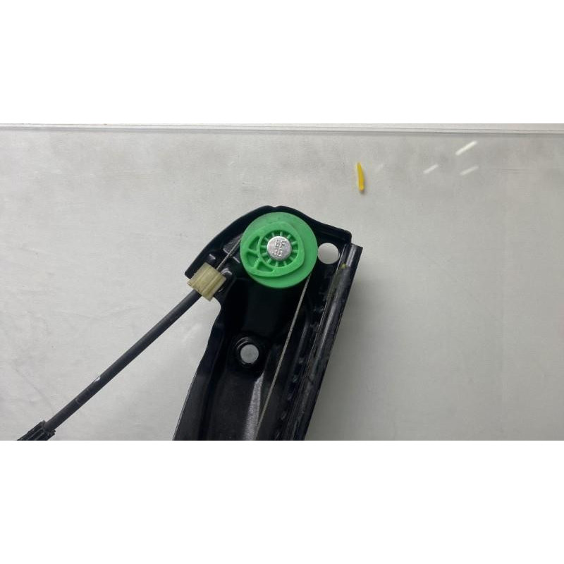 Leve vitre electrique avant gauche BMW X1 E84 Photo n°1