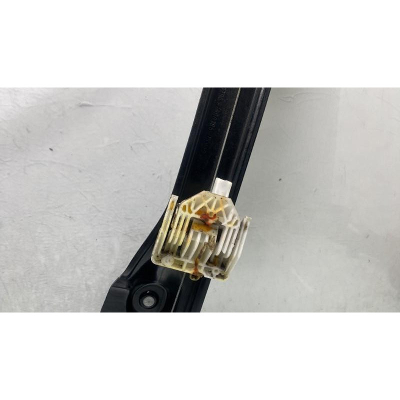 Leve vitre electrique avant gauche BMW X1 E84 Photo n°6