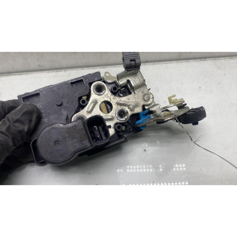 Serrure arriere gauche OPEL KARL Photo n°2