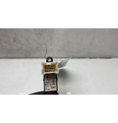 Interrupteur de leve vitre avant droit NISSAN MICRA 3