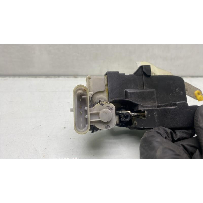 Serrure arriere droit ALFA ROMEO 147 Photo n°4