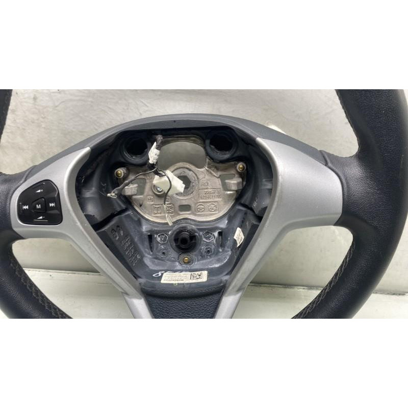 Volant FORD FIESTA 6 Photo n°4