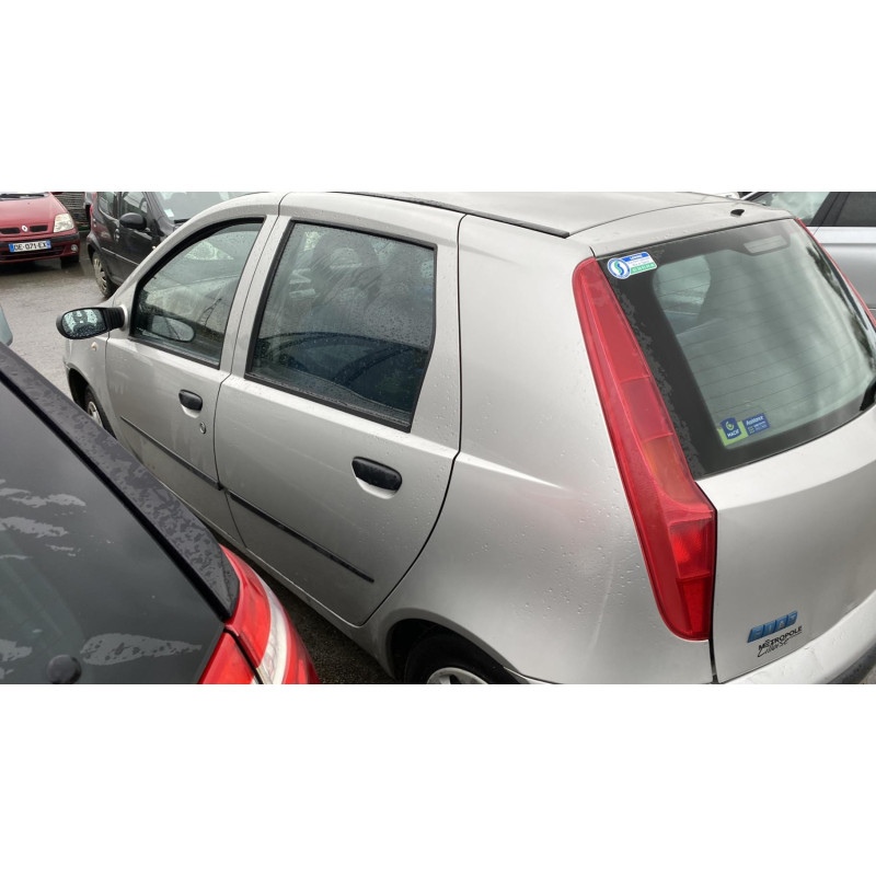 Plage arriere FIAT PUNTO 2 Photo n°19