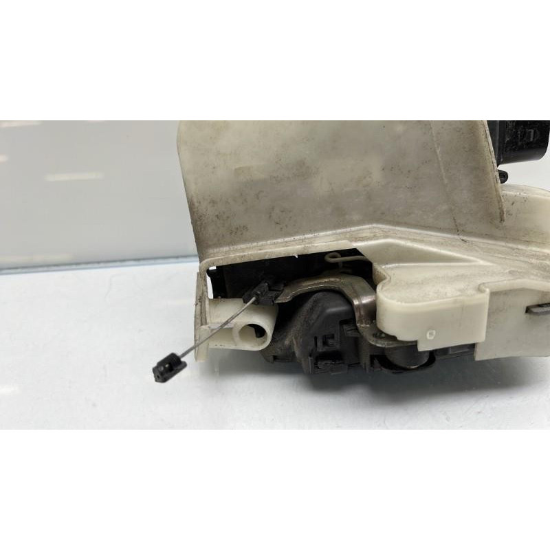 Serrure avant droit VOLKSWAGEN PASSAT 4 Photo n°6