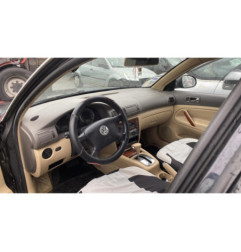 Serrure avant droit VOLKSWAGEN PASSAT 4