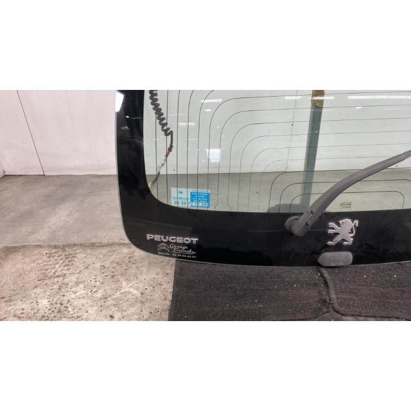 Lunette arriere PEUGEOT 107 Photo n°4