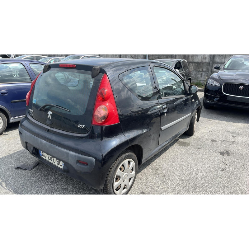 Lunette arriere PEUGEOT 107 Photo n°7