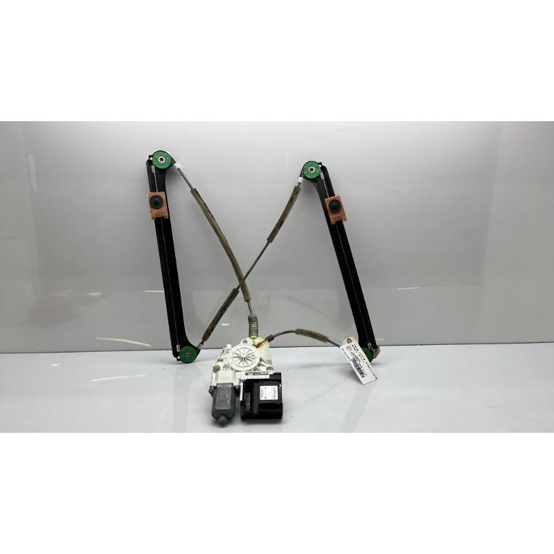 Leve vitre electrique avant droit AUDI A3 2 Photo n°1