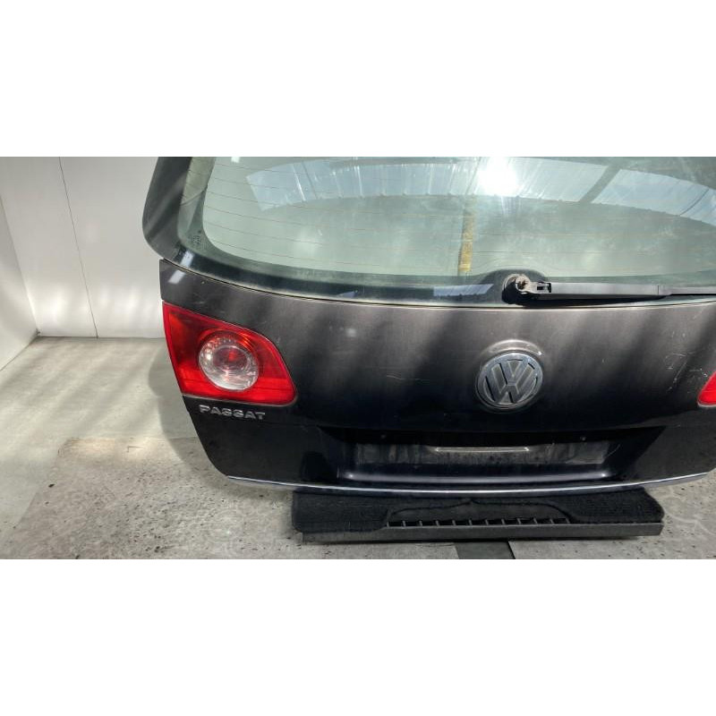 Malle/Hayon arriere VOLKSWAGEN PASSAT 5 Photo n°1