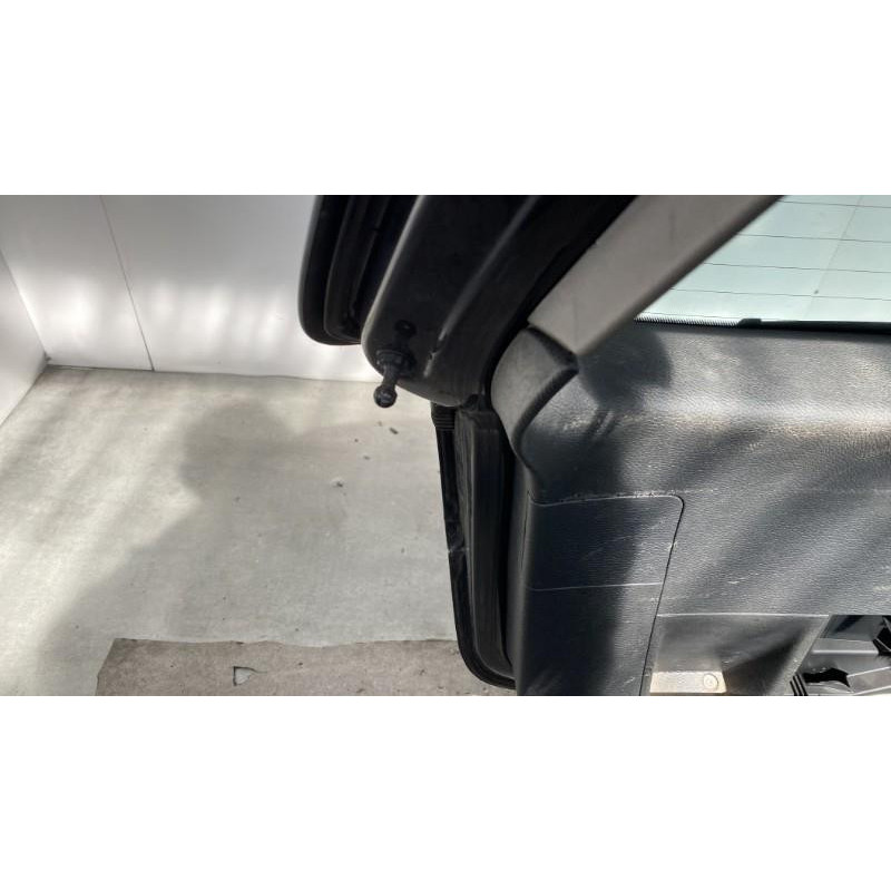 Malle/Hayon arriere VOLKSWAGEN PASSAT 5 Photo n°8