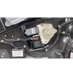 Leve vitre electrique avant gauche VOLKSWAGEN PASSAT 5 Photo n°1