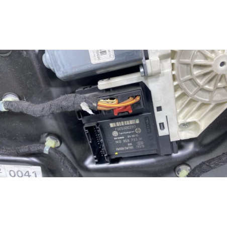 Leve vitre electrique avant gauche VOLKSWAGEN PASSAT 5
