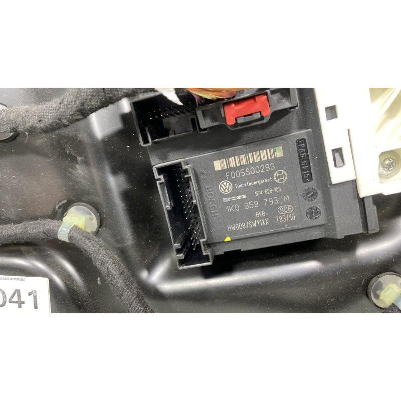 Leve vitre electrique avant gauche VOLKSWAGEN PASSAT 5 Photo n°7