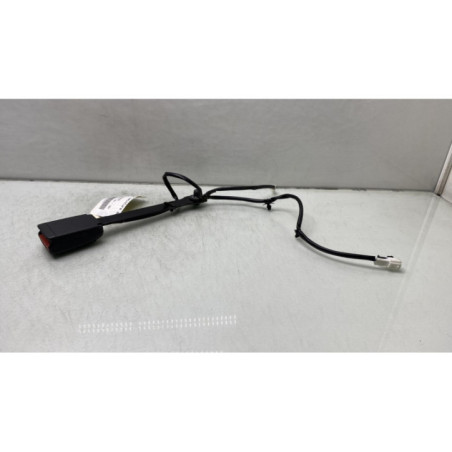 Attache ceinture avant droit NISSAN JUKE 1
