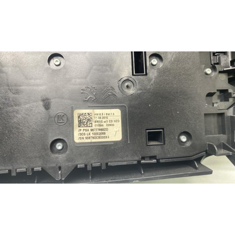 Bouton de warning PEUGEOT 308 2 Photo n°3
