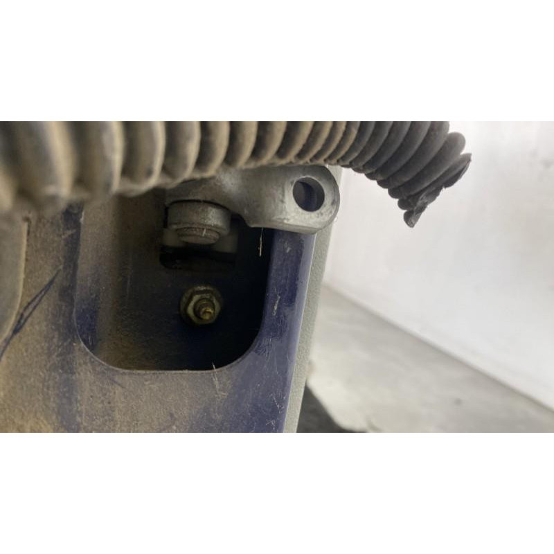 Porte arriere droit RENAULT CLIO 2 Photo n°7