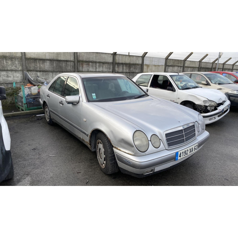 Jante MERCEDES CLASSE E 210 Photo n°5