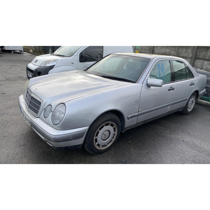 Jante MERCEDES CLASSE E 210 Photo n°15