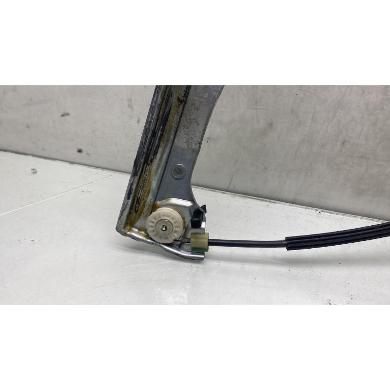Leve vitre electrique avant gauche CITROEN C4 CACTUS Photo n°4