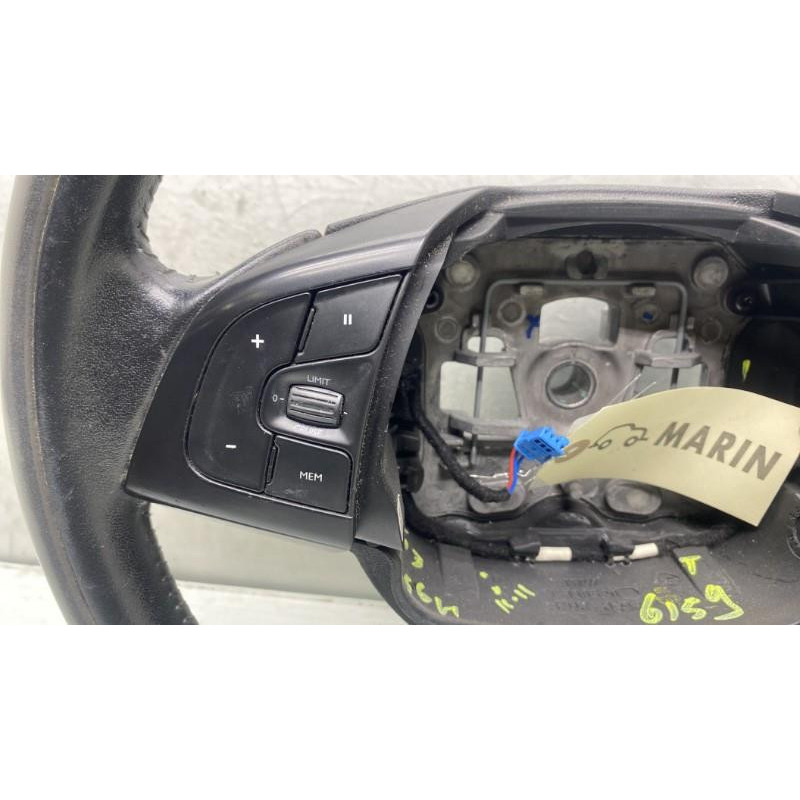 Volant CITROEN C4 CACTUS Photo n°5
