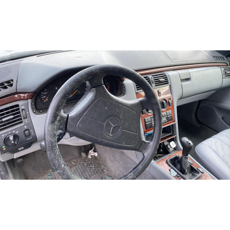 Jante MERCEDES CLASSE E 210 Photo n°10