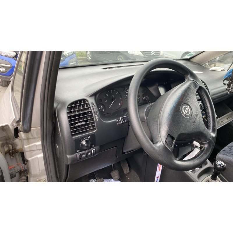 Feu arriere principal droit (feux) OPEL ZAFIRA A Photo n°7