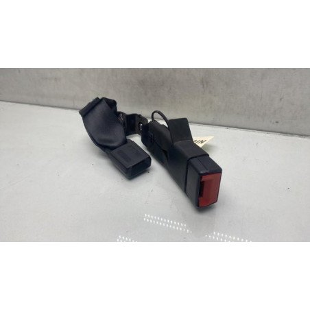 Attache ceinture arriere droit TOYOTA AVENSIS 3 Photo n°1
