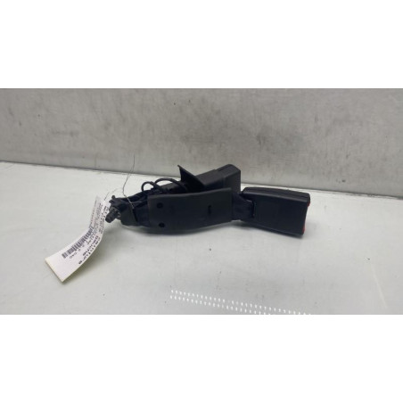 Attache ceinture arriere gauche TOYOTA AVENSIS 3