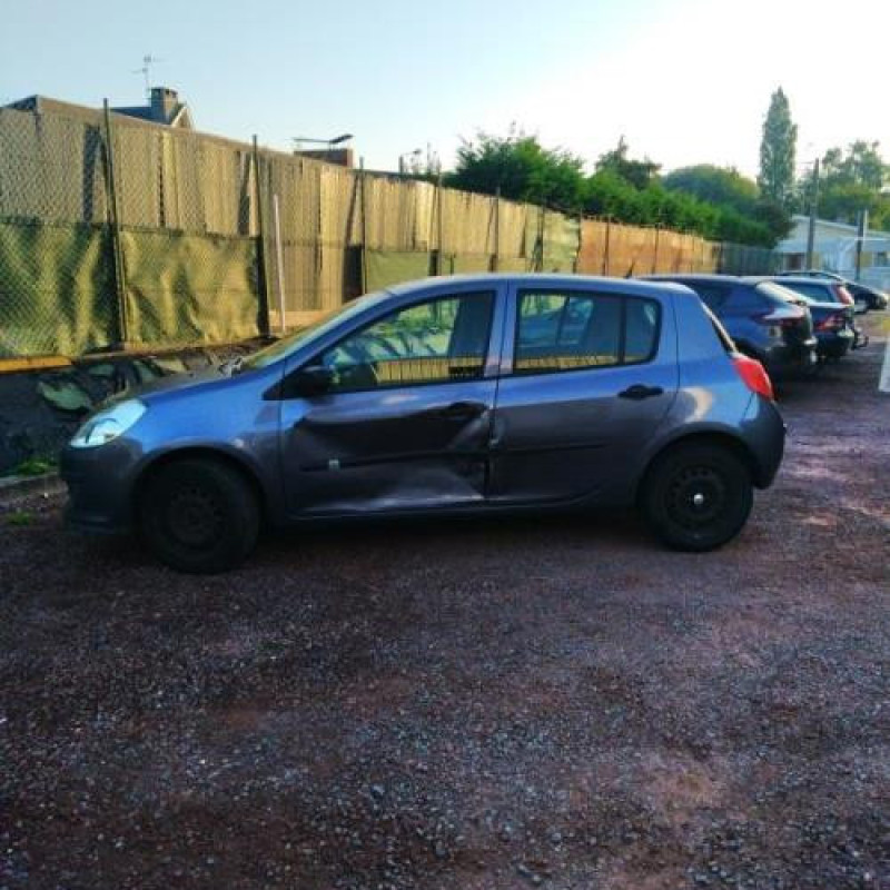 Pretensionneur de ceinture arriere gauche RENAULT CLIO 3 Photo n°6
