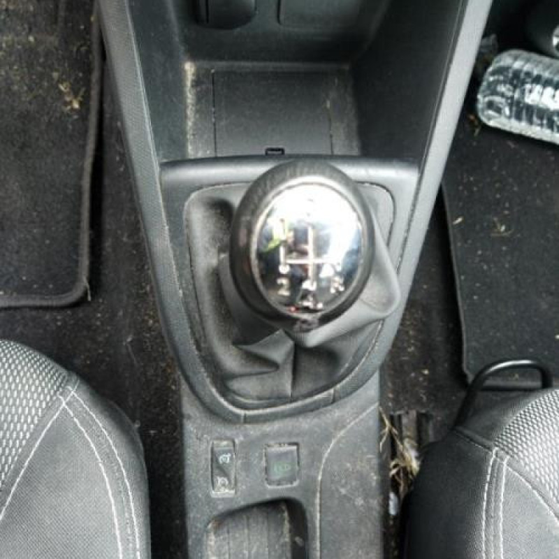 Feu arriere secondaire gauche (feux) RENAULT CLIO 4 Photo n°10