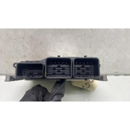 Calculateur moteur PEUGEOT 308 1