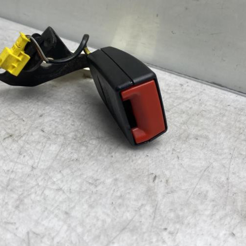 Attache ceinture arriere gauche MERCEDES CLASSE C 204 Photo n°4