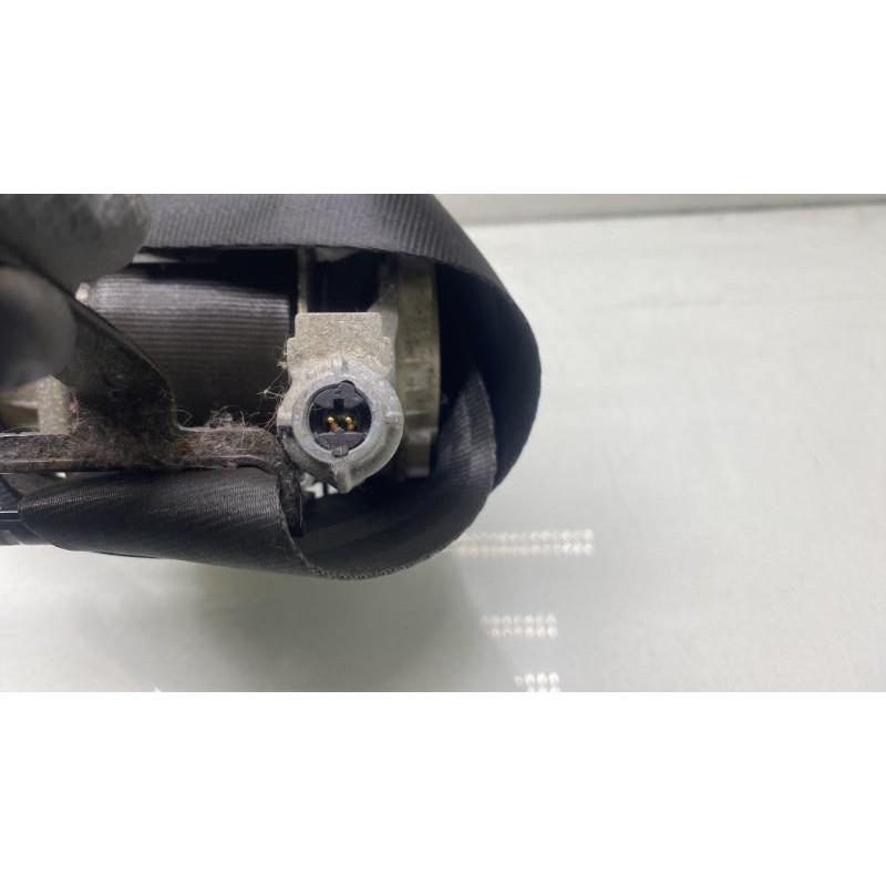 Pretensionneur de ceinture avant droit FORD FIESTA 6 Photo n°3
