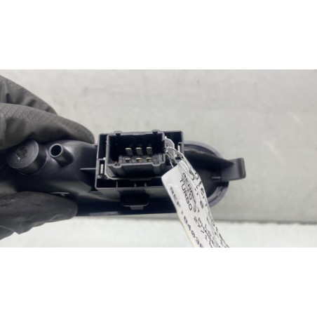 Interrupteur de leve vitre arriere droit RENAULT CLIO 3 Photo n°1